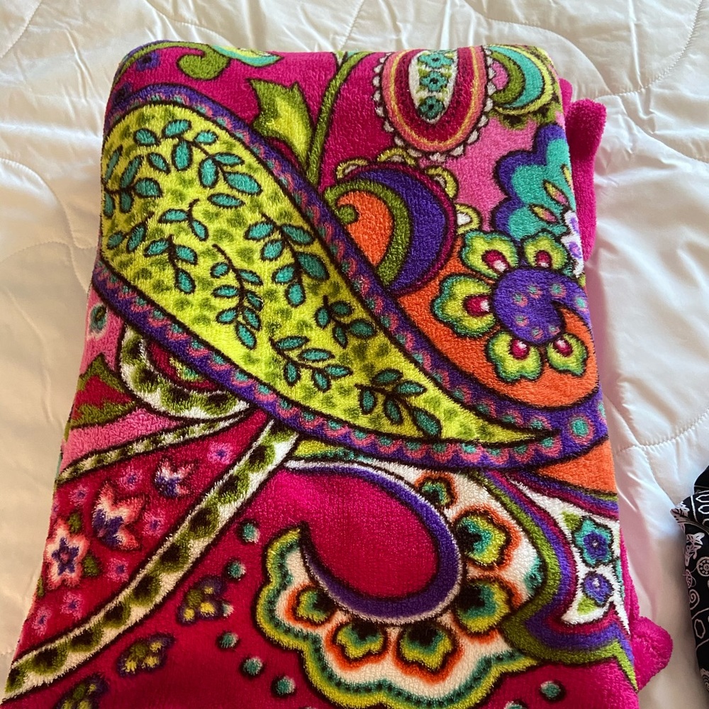 VERA BRADLEY PINK PAISLEY BLANKET